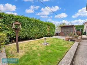 Side garden- click for photo gallery